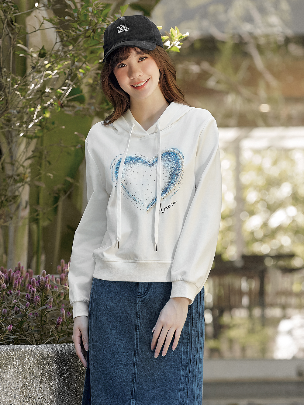 DITA休閒愛心水鑽連帽T-shirt