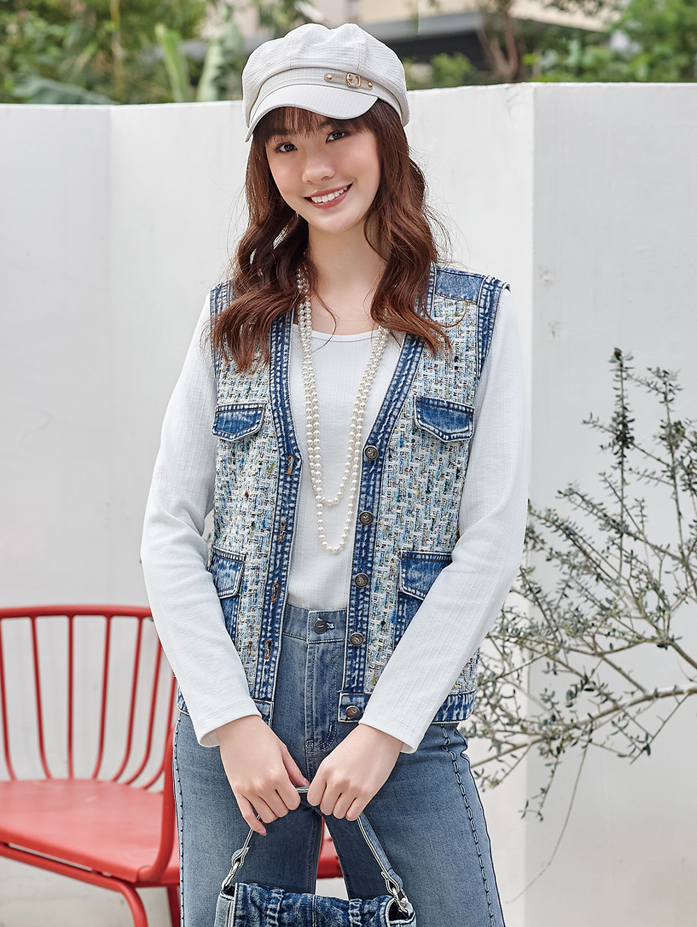 DITA簡約修身桃型領上衣