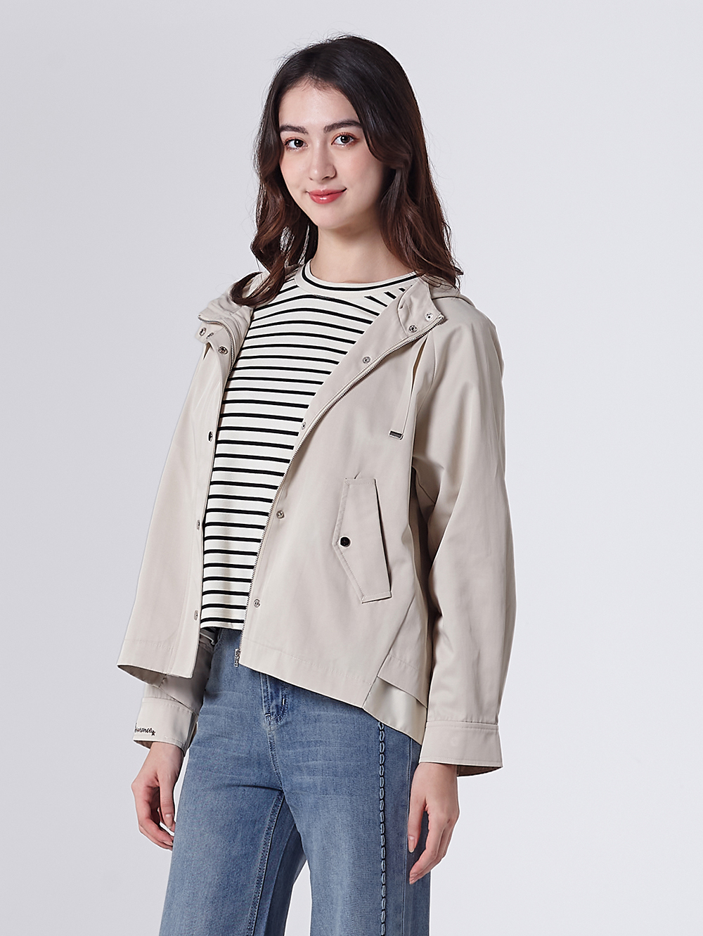 DITA拉克蘭袖剪接造型風衣