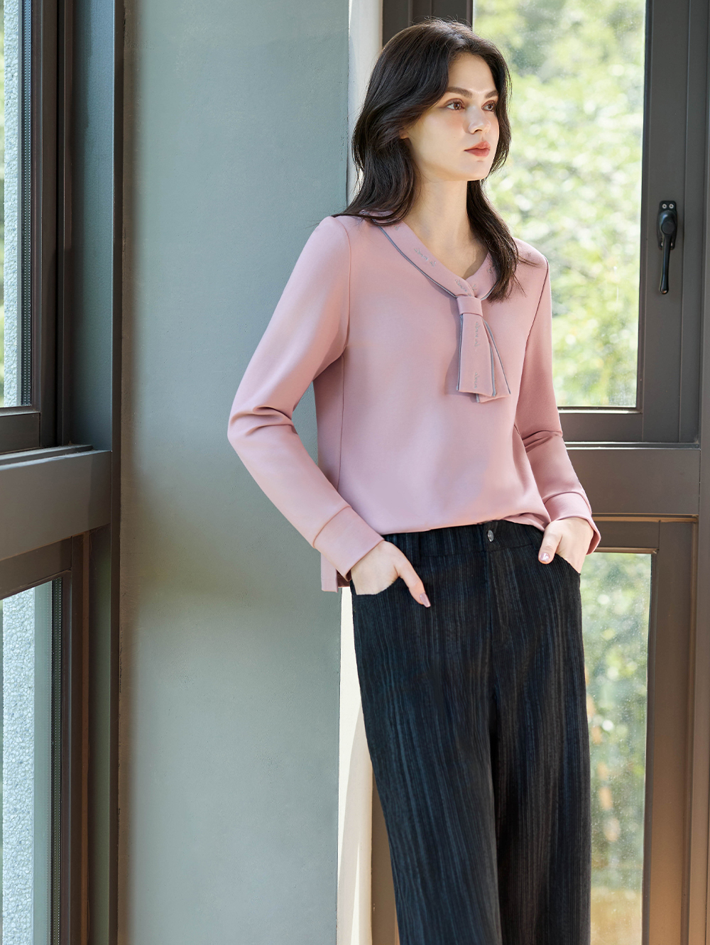 JOAN彈性低調印花直寬褲