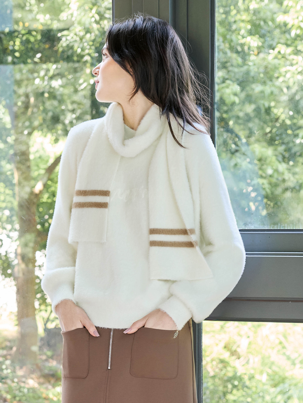 JOAN毛絨暖心針織上衣(附圍巾)