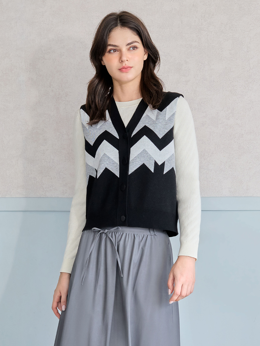 JOAN幾何緹花開襟針織背心