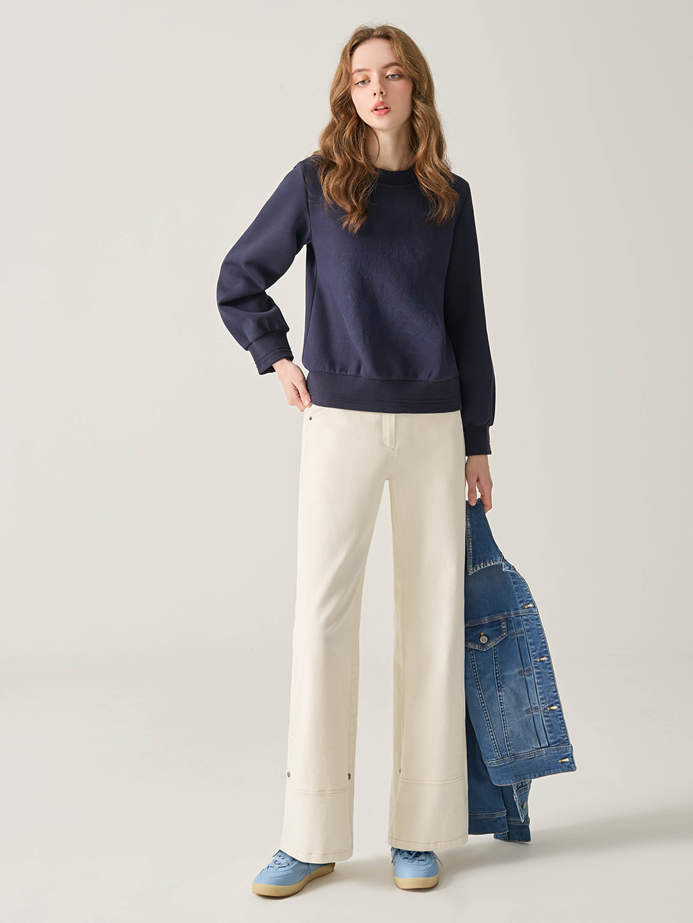 JOAN可反摺刷色牛仔寬褲