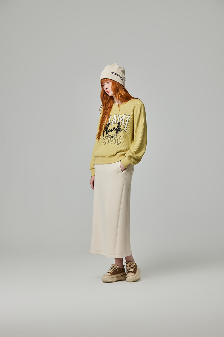 abito休閒字樣刺繡上衣