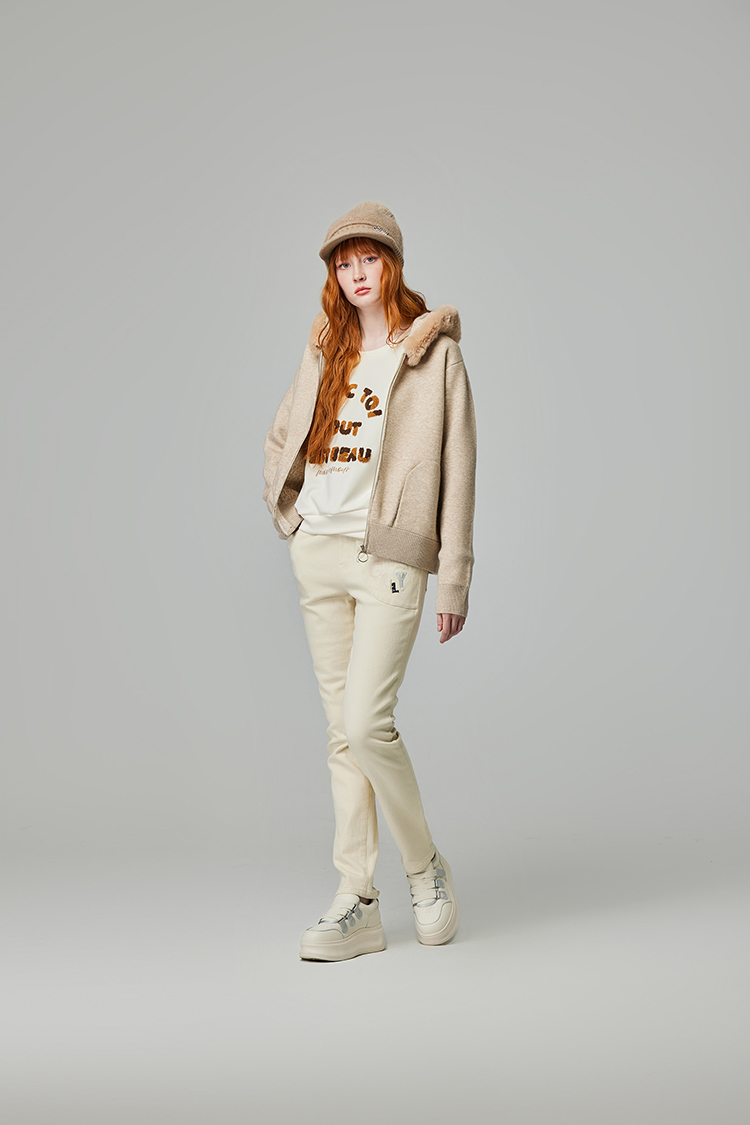 abito可愛立體字樣上衣