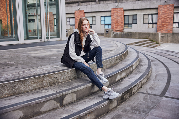 abito可愛電繡牛仔直筒褲