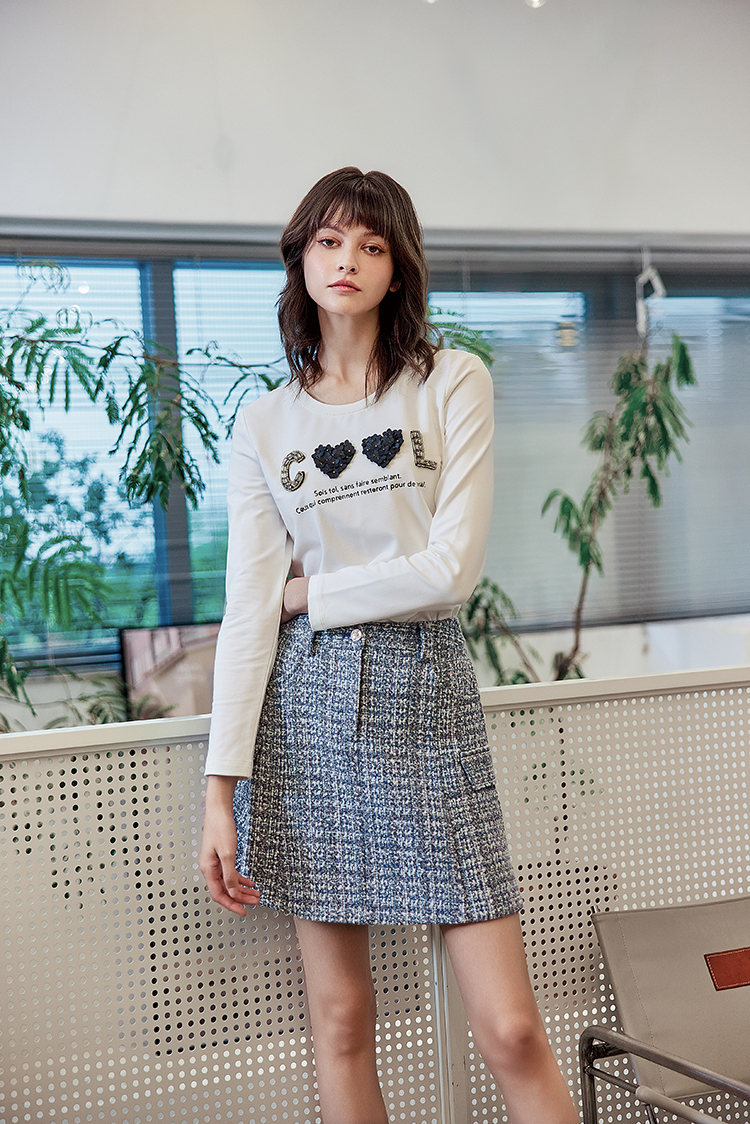 abito精緻花瓣字母上衣