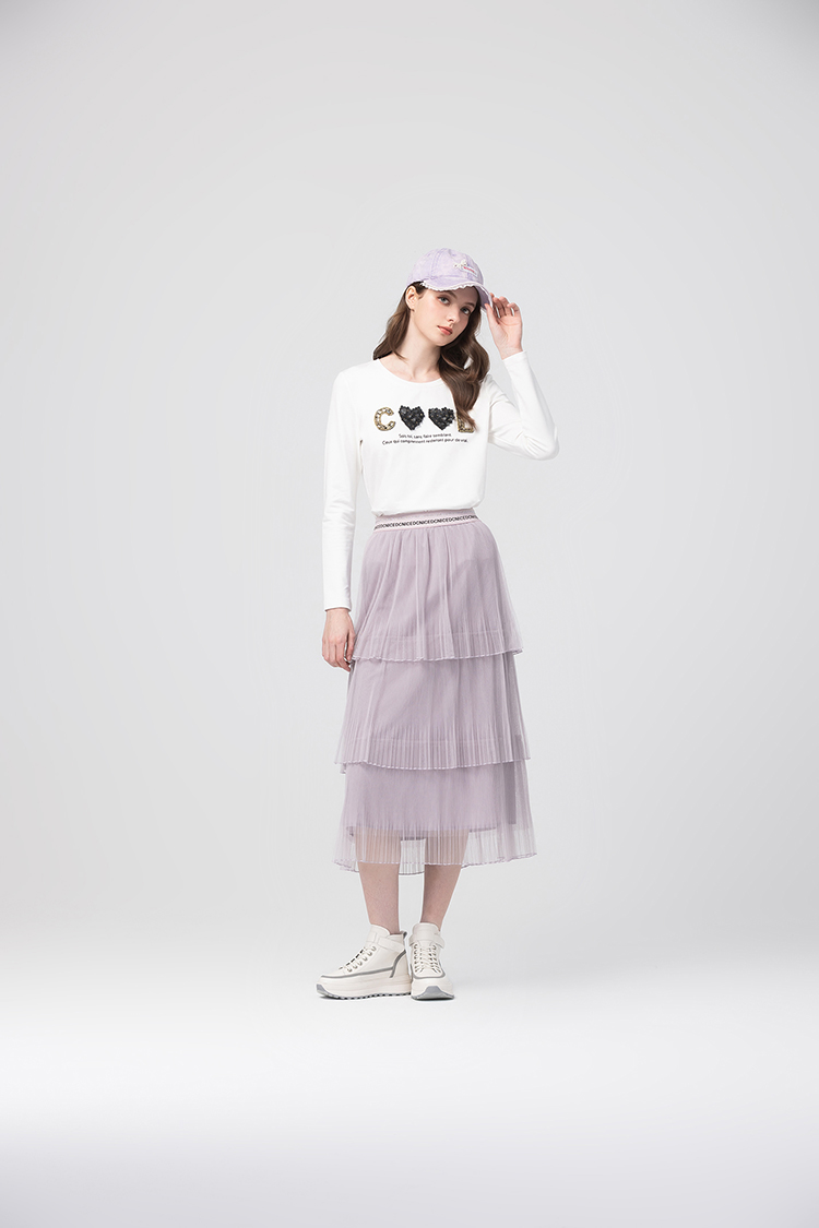 abito精緻花瓣字母上衣