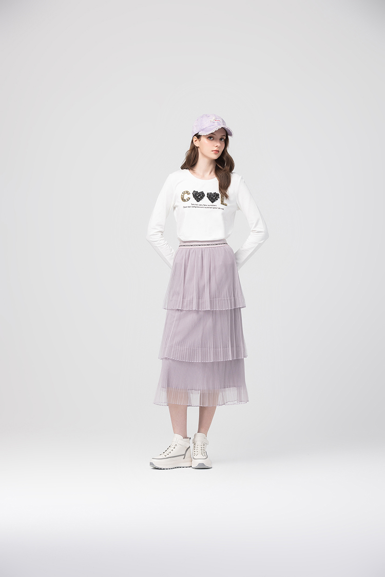 abito精緻花瓣字母上衣