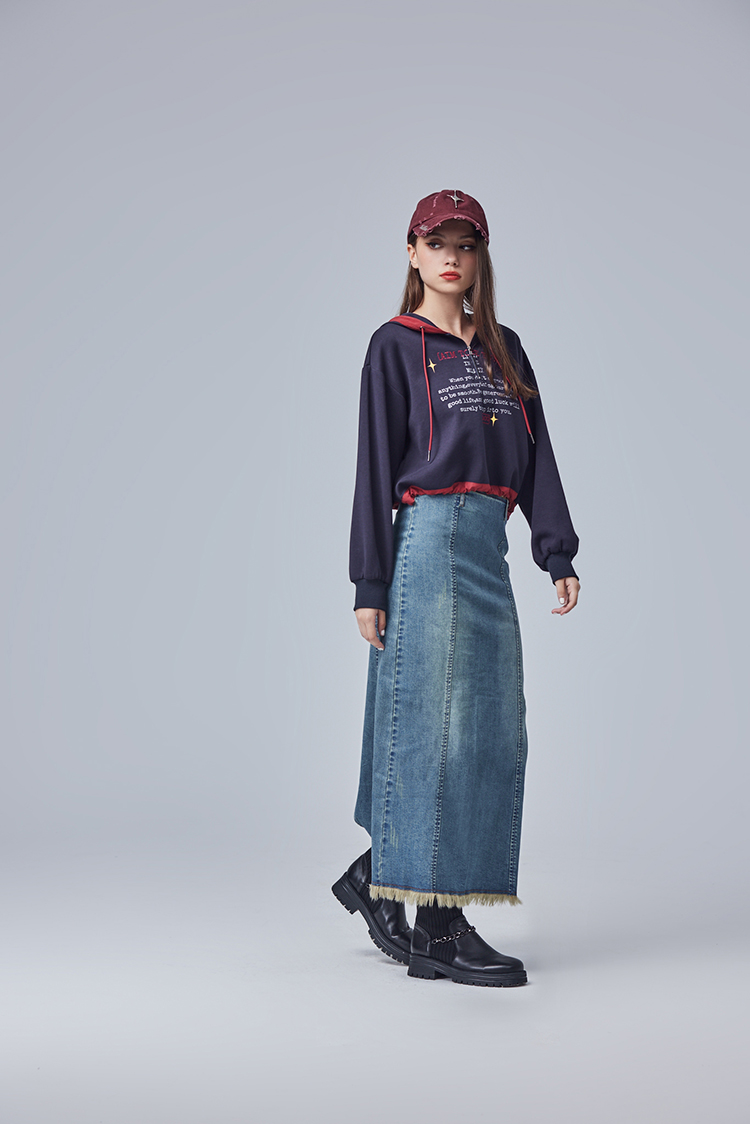 CIELA刺繡文字抽繩連帽上衣