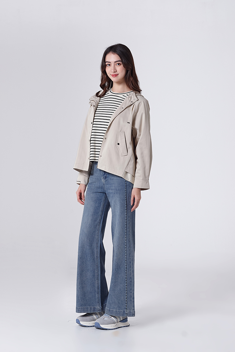 DITA拉克蘭袖剪接造型風衣