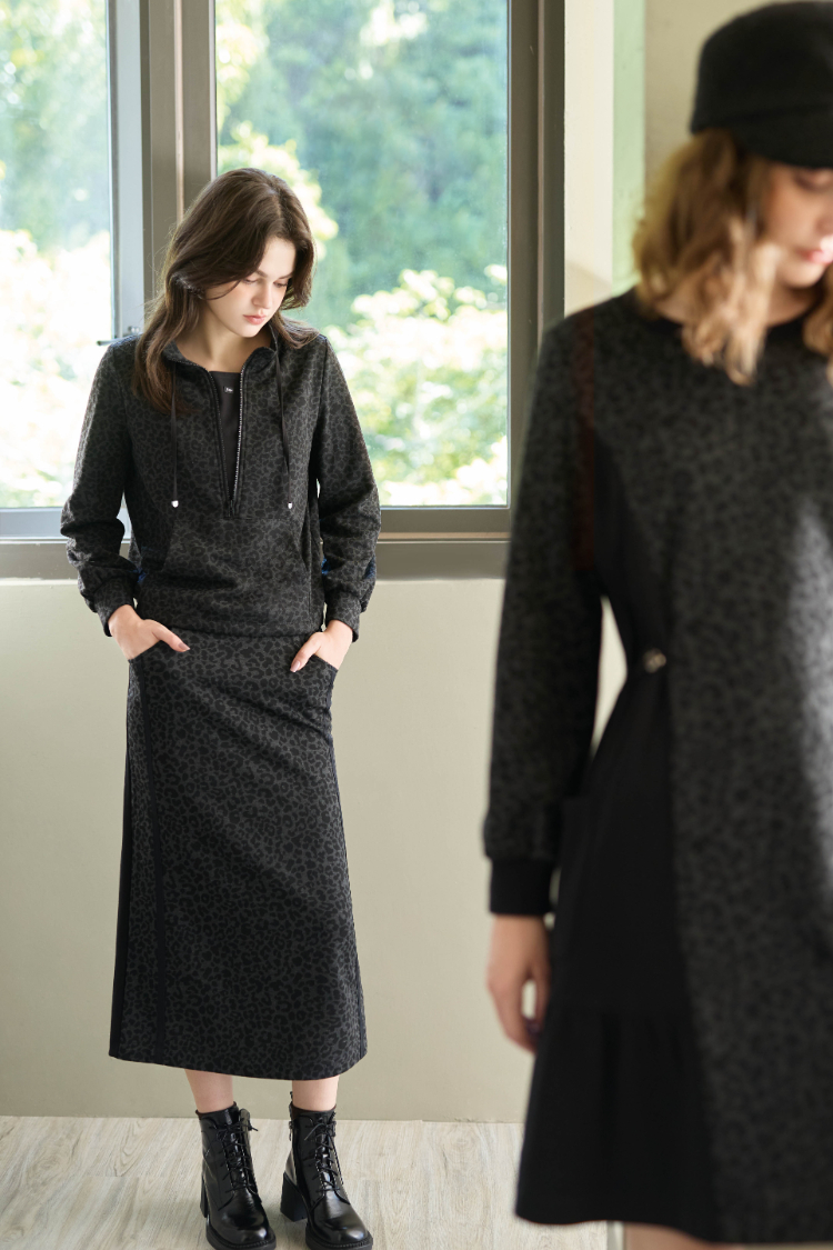 JOAN暖感豹紋拼接口帶短洋裝