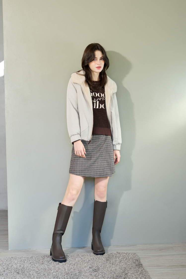 JOAN Good Vibe質感絨面印花上衣