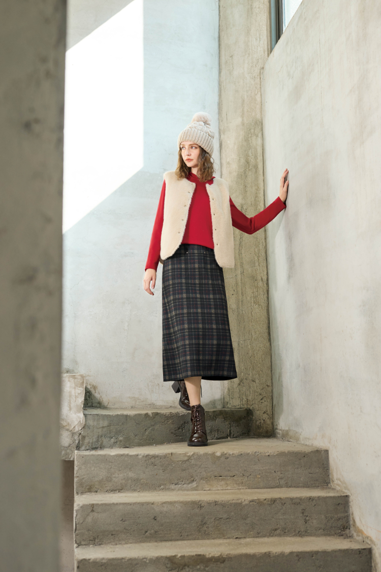 JOAN輕暖彈性薄帽T