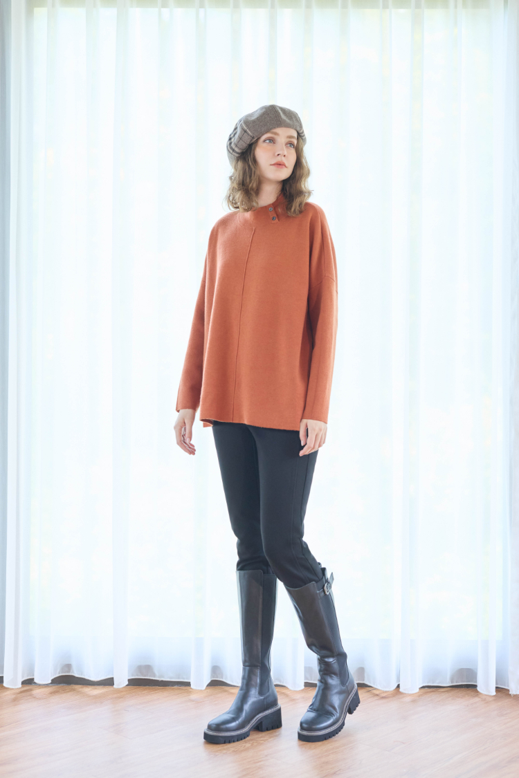 JOAN微立領側釦寬鬆針織上衣