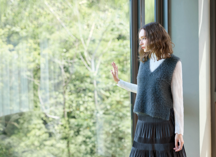 JOAN柔軟毛感V領針織背心